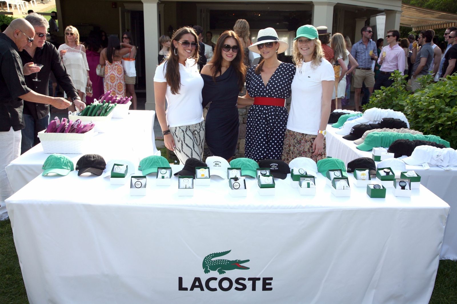 Lacoste_display02